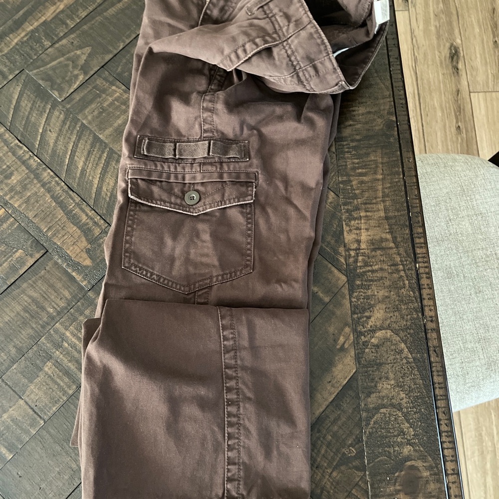 Old Navy Size 1 Cargo Pants. Stylish and comfy